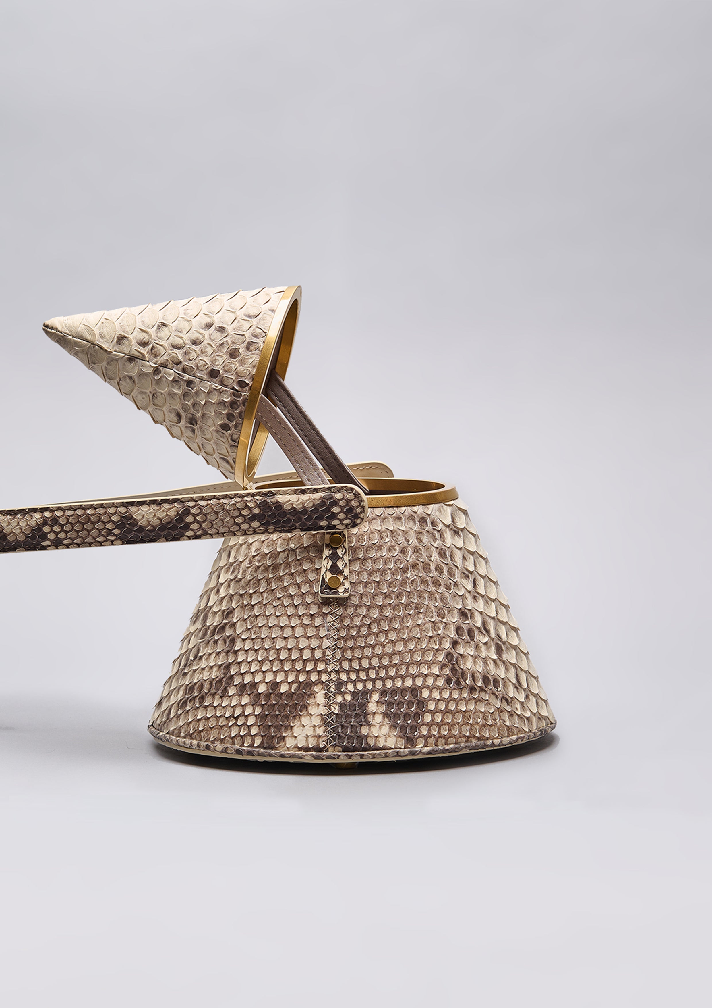 JUNO IN CREAM PYTHON